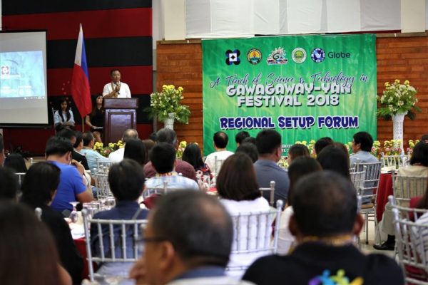 DOST Secretary Fortunato T. de la Peña delivers his keynote address during the first regional SETUP Forum held in Cauayan City, Isabela along with the celebration of the Gawaygaway-yan Festival 2018.
