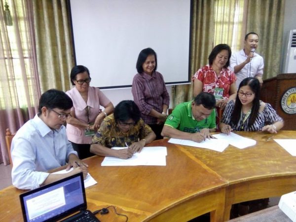 Signing of MOA during the launching of livelihood program for BBBP Rural Urbanization Development Inc.