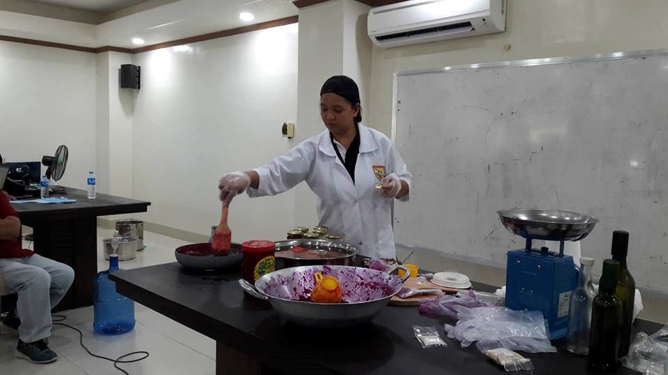 Ms. Klenmay Gollayan of FIC conduct training on Dragonfruit processing